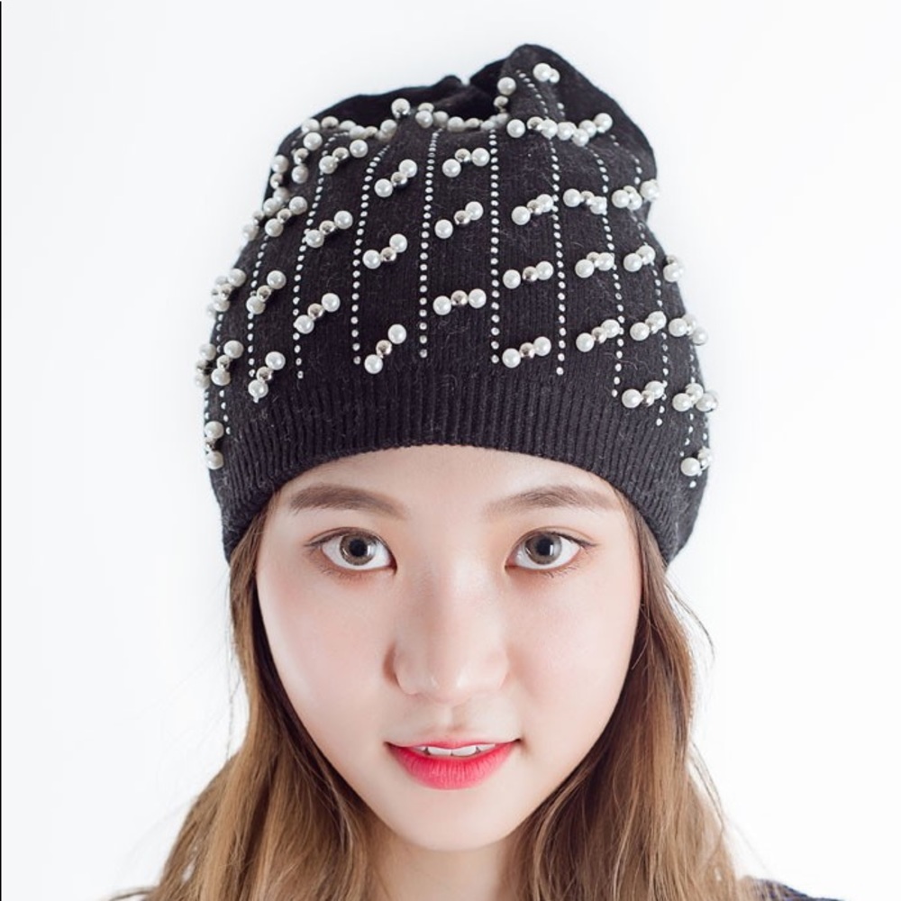 JC Sunny Fashion pearl & crystal beanie